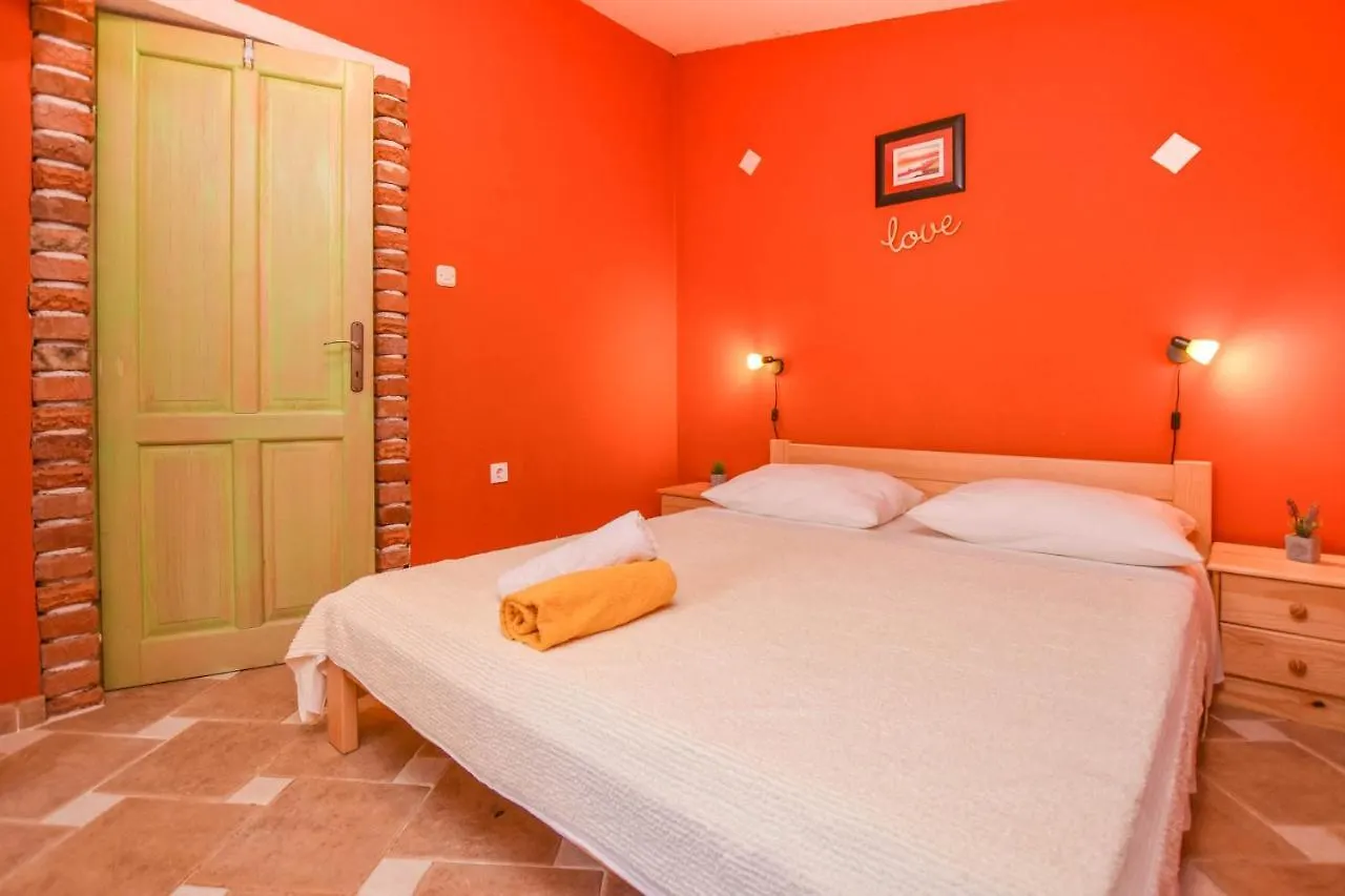 House Luce Villa Nevidane 0*,  Croatia